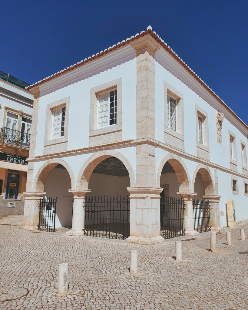 A picture of the exterior of Europe's first slave market - Mercado de Escravos