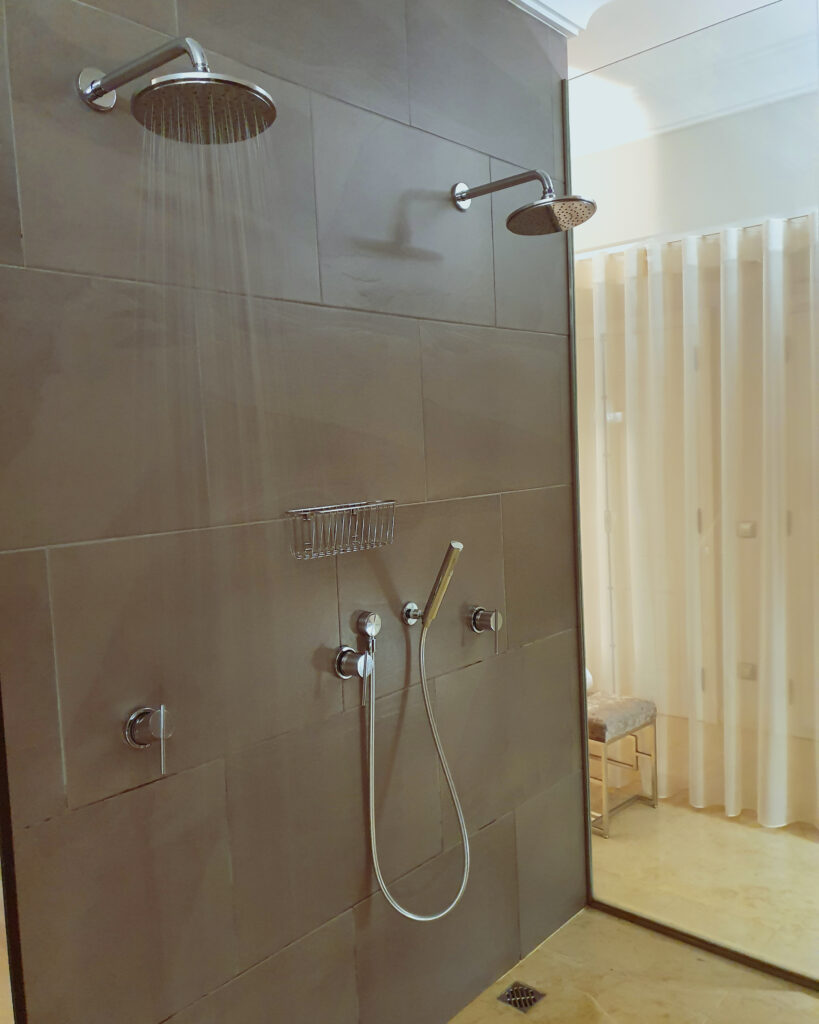 Double shower in Zawaia Suite at Villa Zawaia