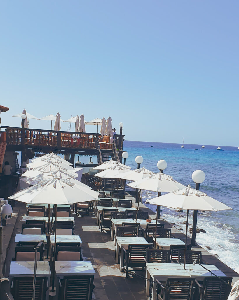 outdoor Restaurant area at Odjo d'agua Hotel, Sal